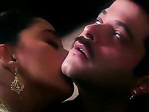 Anil-Kapoor-Madhuri-Kissing-Beta---Romtic instalment 2